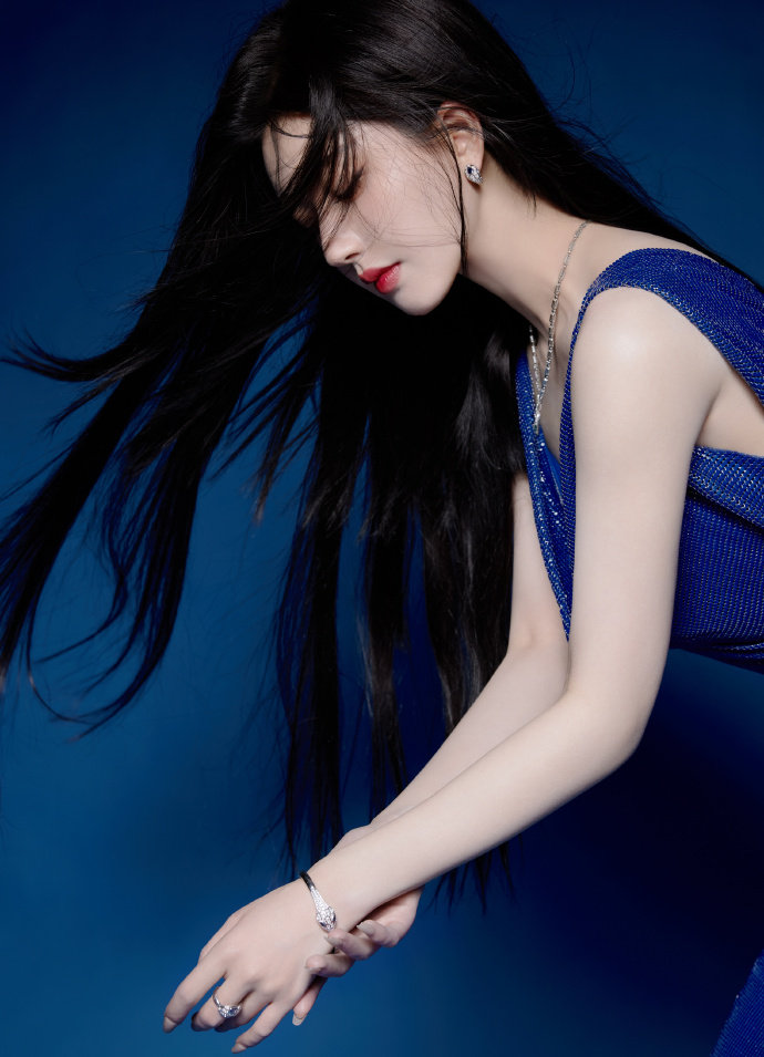 - 子夜电影主题春节版VJ9九游会子夜电影主题